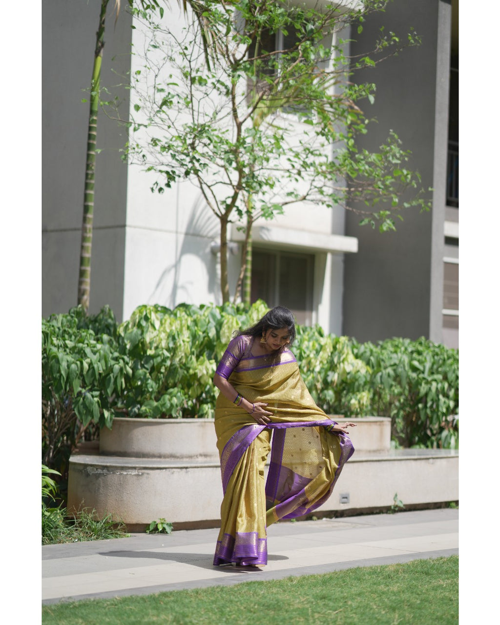 Vintage Checks Silk Saree – HOS-104