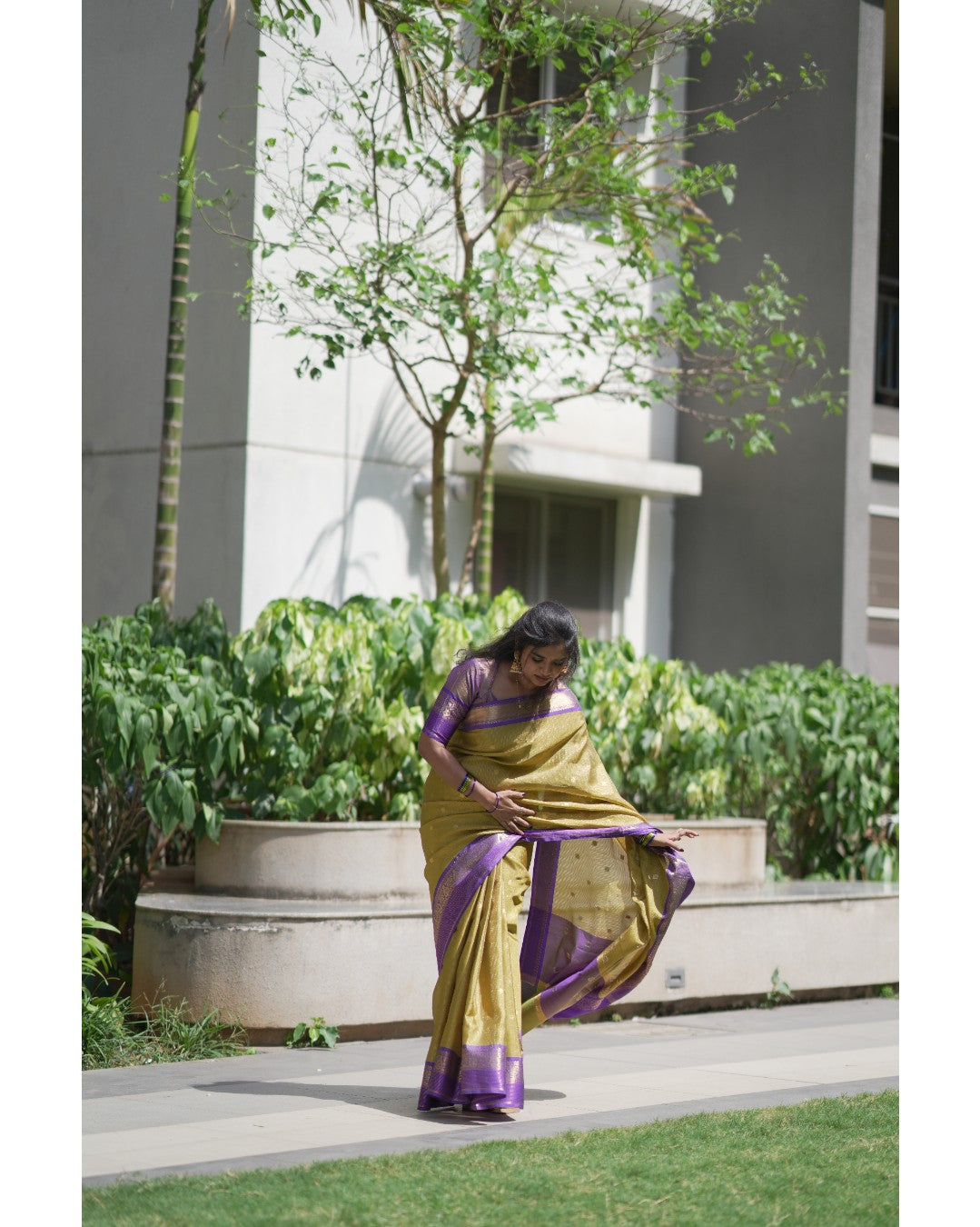 Vintage Checks Silk Saree – HOS-104