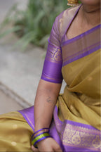 Vintage Checks Silk Saree – HOS-104