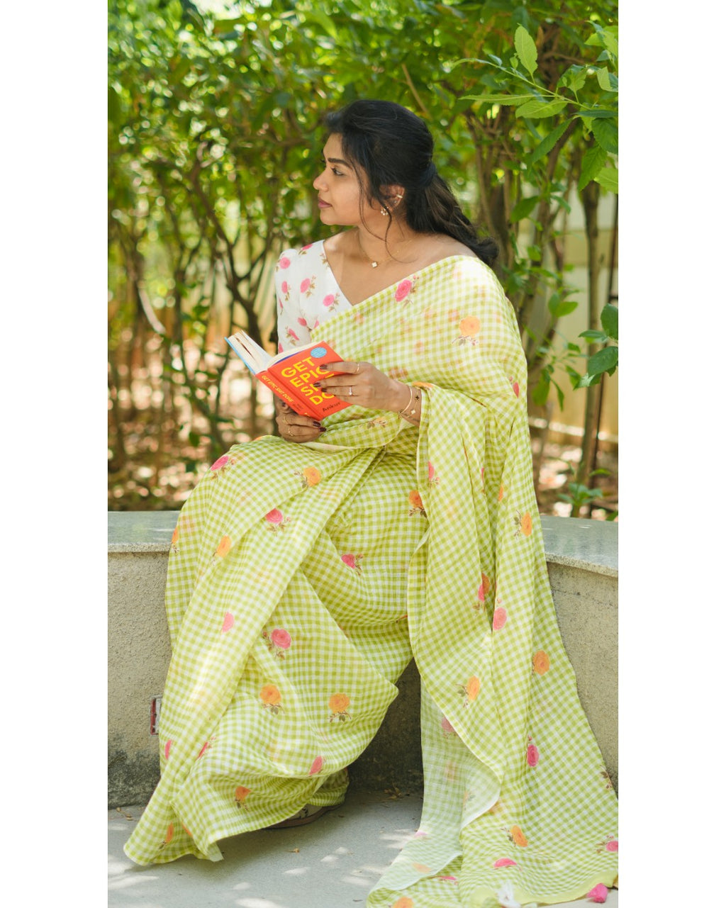 Floral Soft Linen Saree – HOS-107