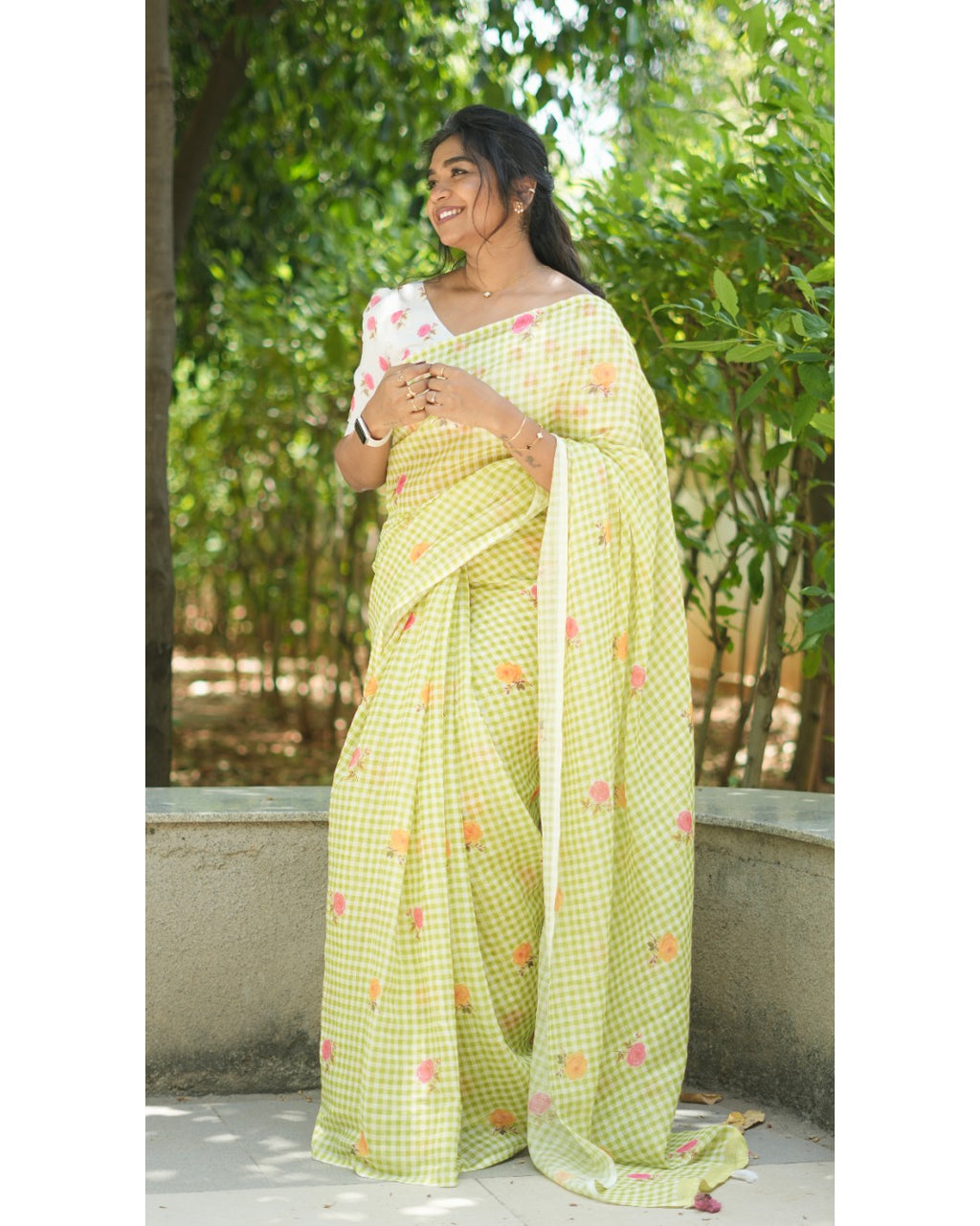 Floral Soft Linen Saree – HOS-107
