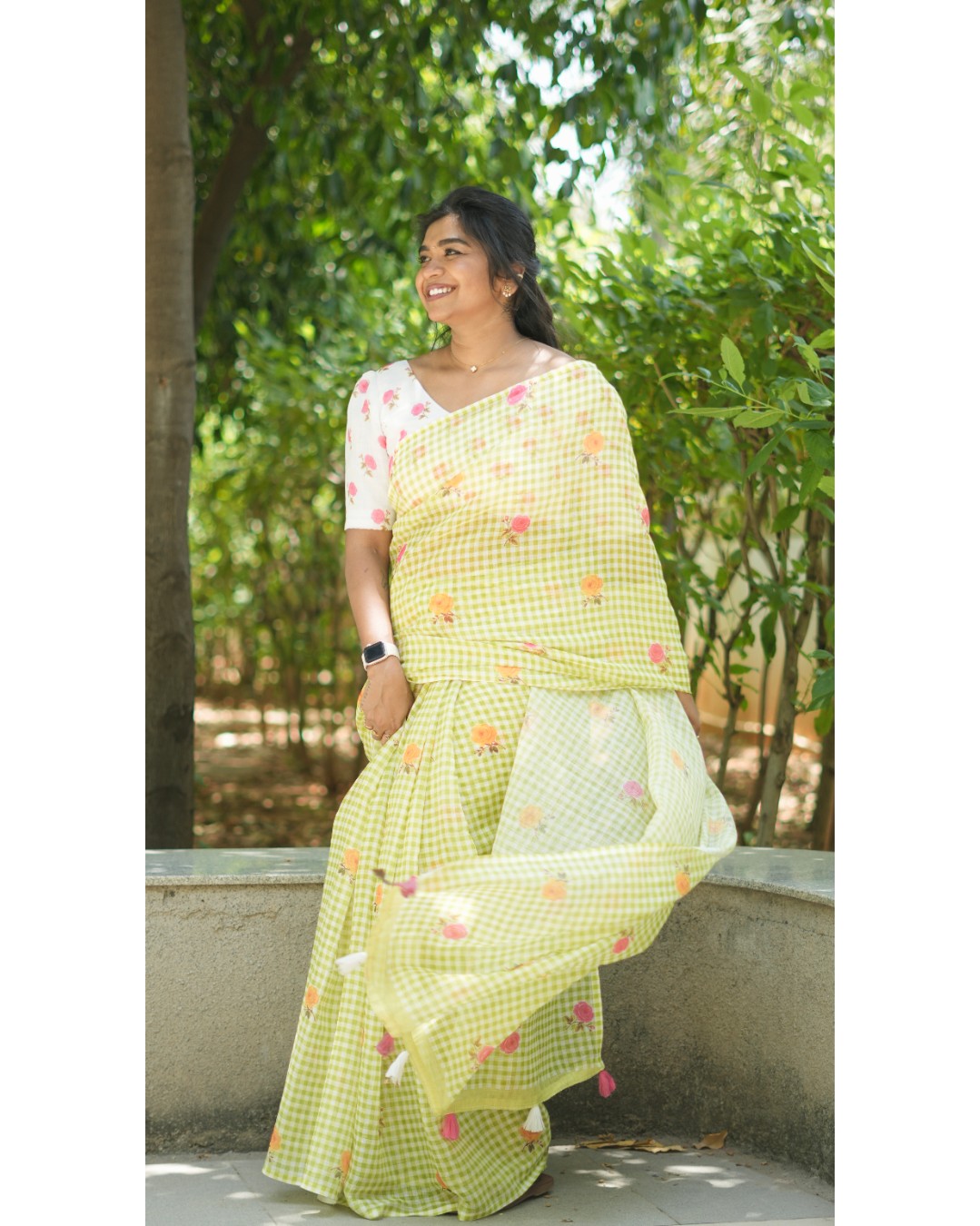 Floral Soft Linen Saree – HOS-107